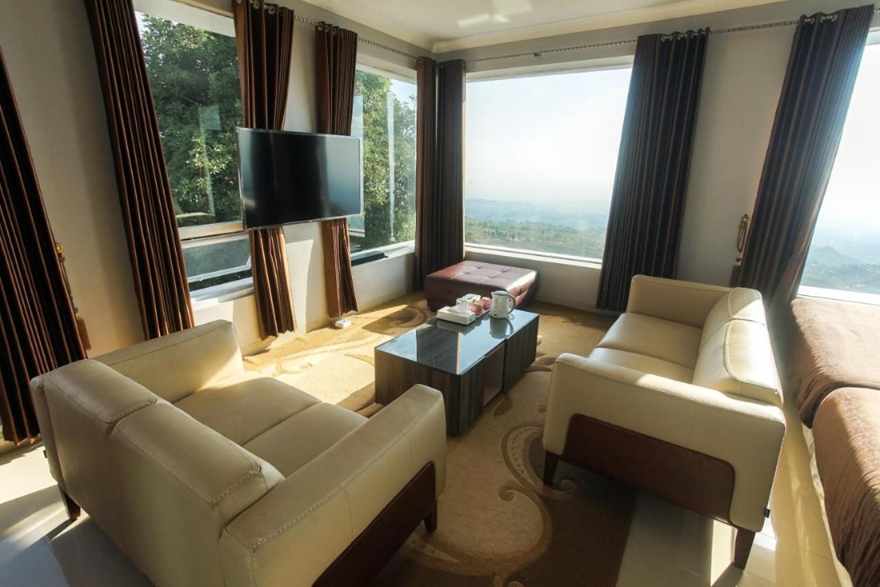 De Villa Cetho Karanganyar  Extérieur photo
